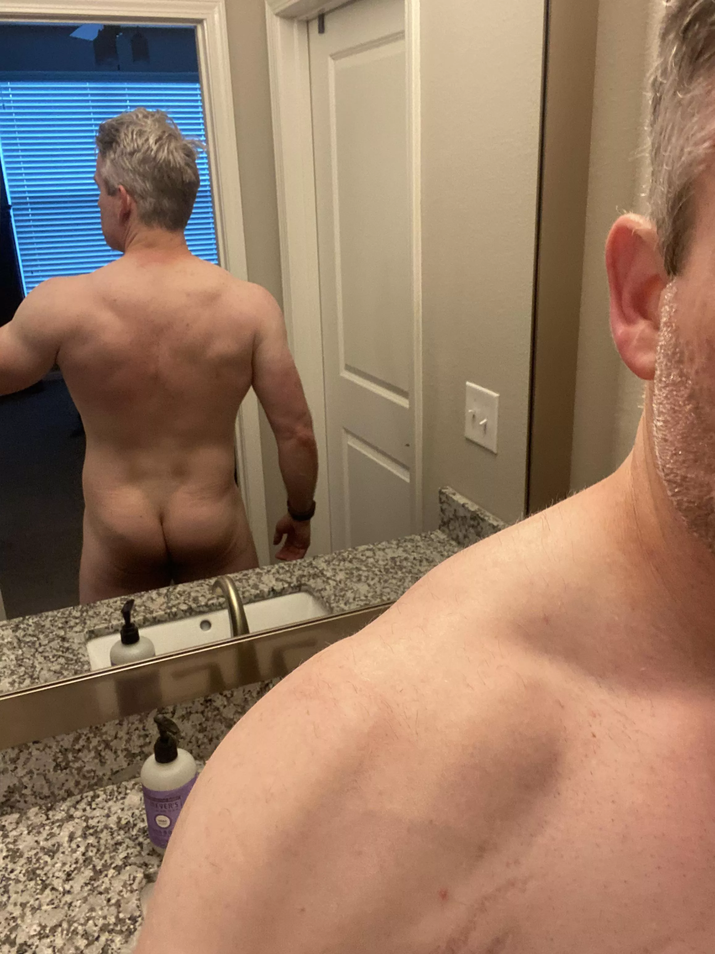 [41] About to hit this shower, anyone want to join and see the front?😉