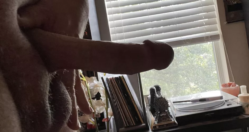 [42] I’m standing in front of the window waiting for you.