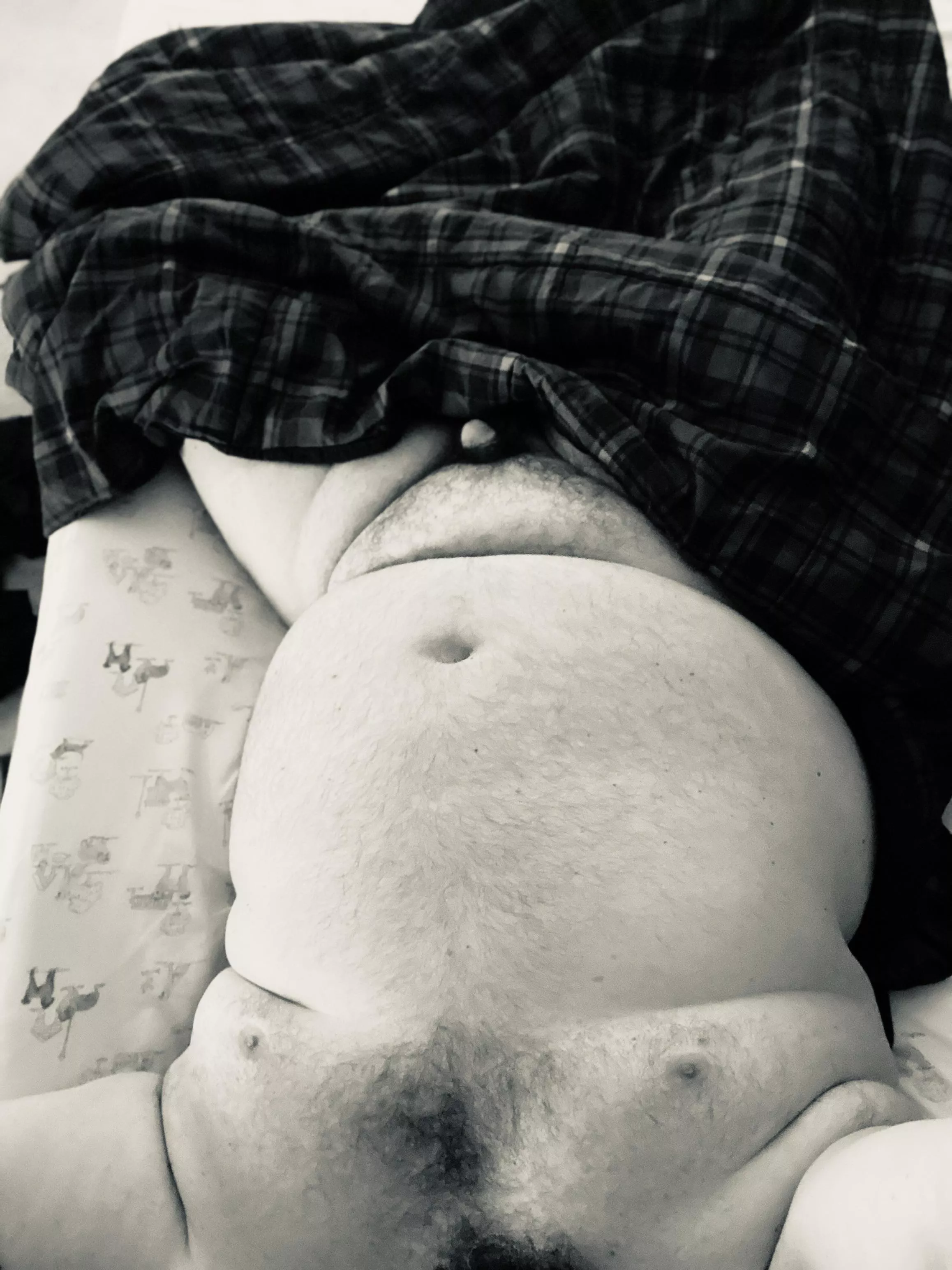 [42 str8] My sexy bhm body in bed this morning. Exhausting day yesterday so it was nice to sleep in.