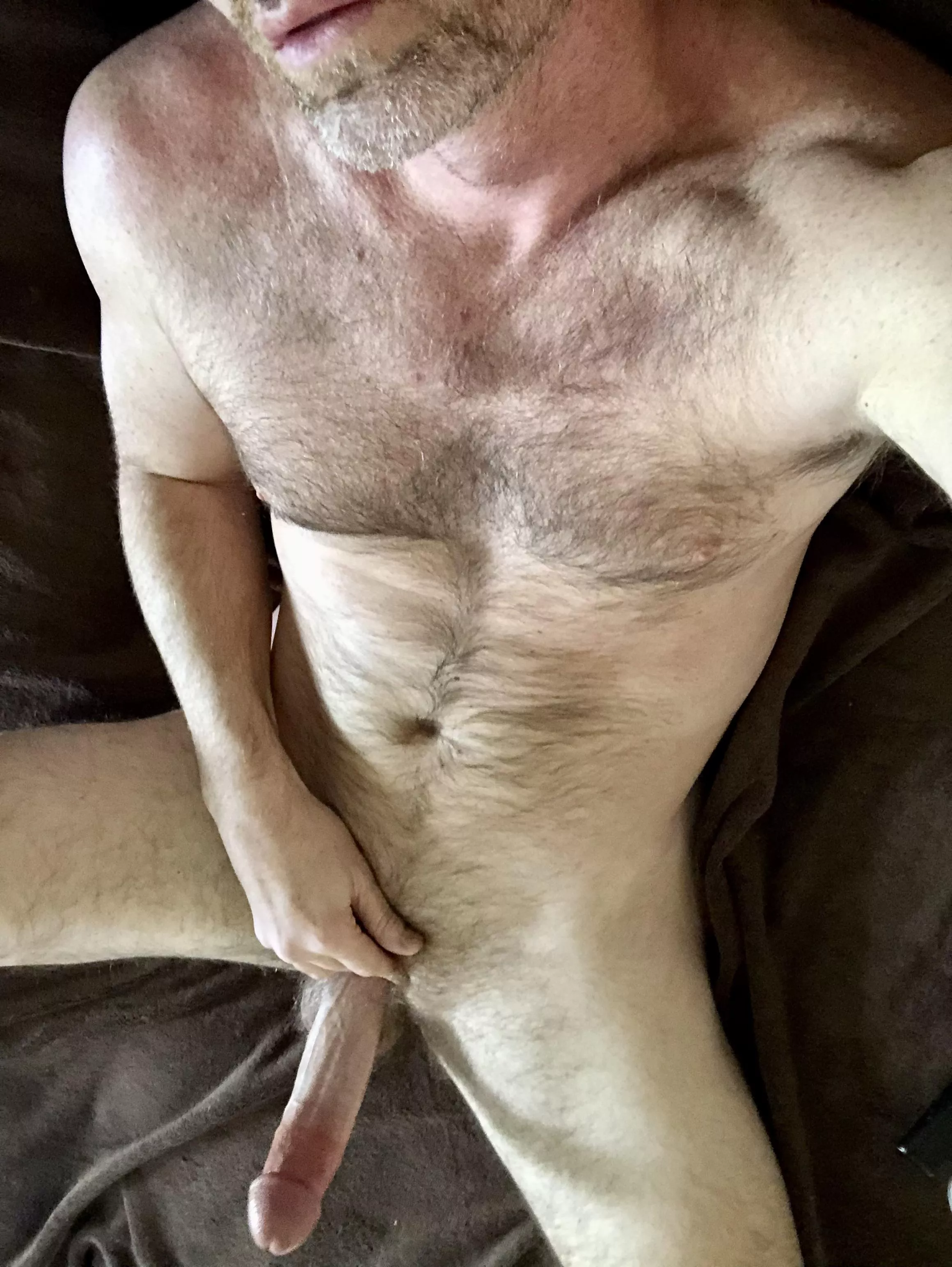 [43] Do you need a 6ft5 daddy in your life? PM’s welcome