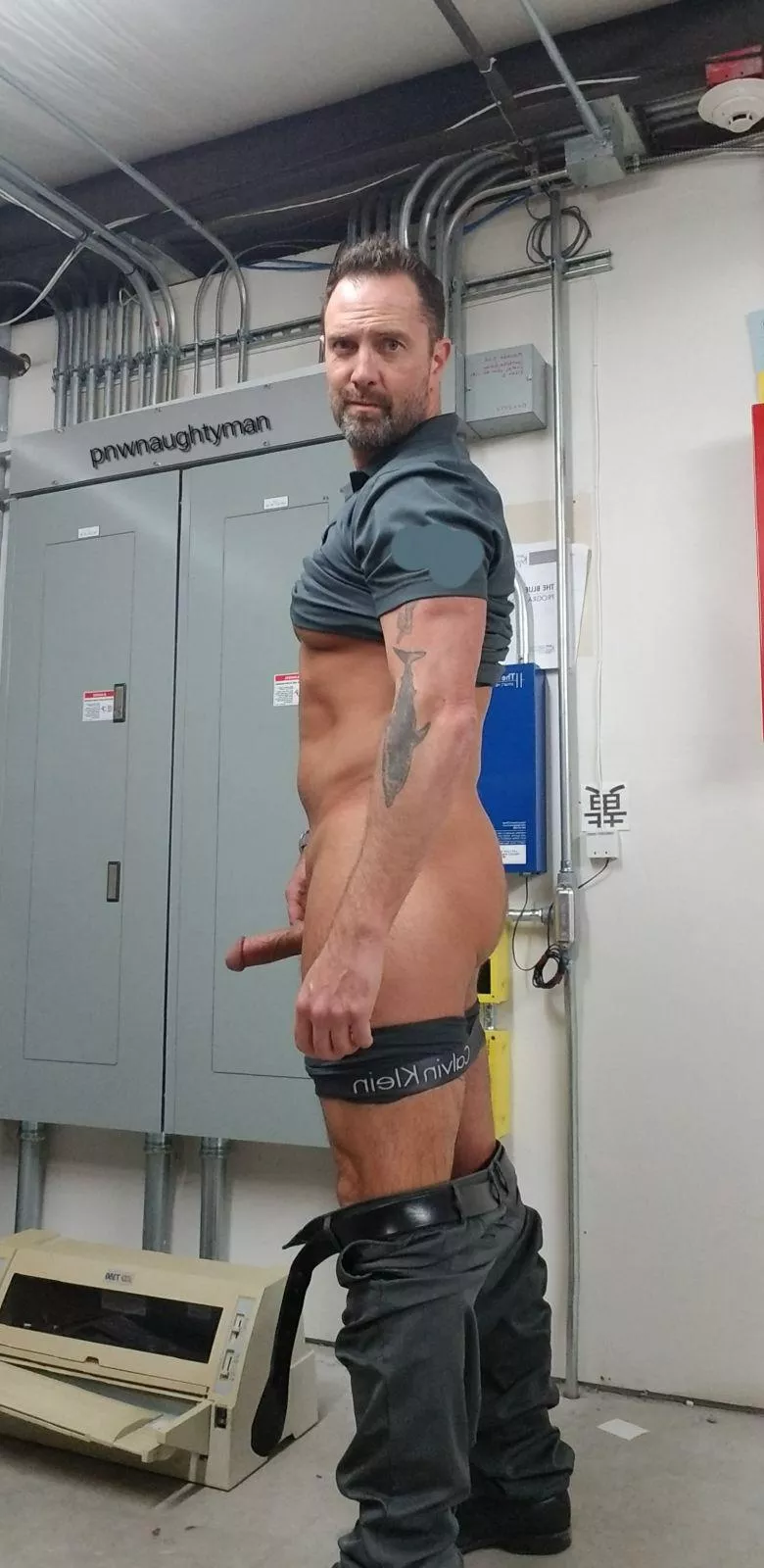 (44) It's been a day.... sneak away for a little stress release? 😈