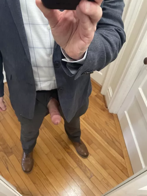 [46] you seem to like dad's in suites ;-)