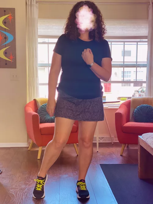 (49) Hubby working today. Iām going out solo, planning to find a stranger to seduce or even just blow. Would I get your attention?