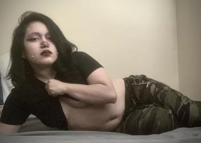 4’9. Vocalist. Who’s your favourite black metal artist?