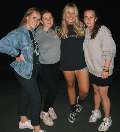 [4]which sorority girl you choosing?