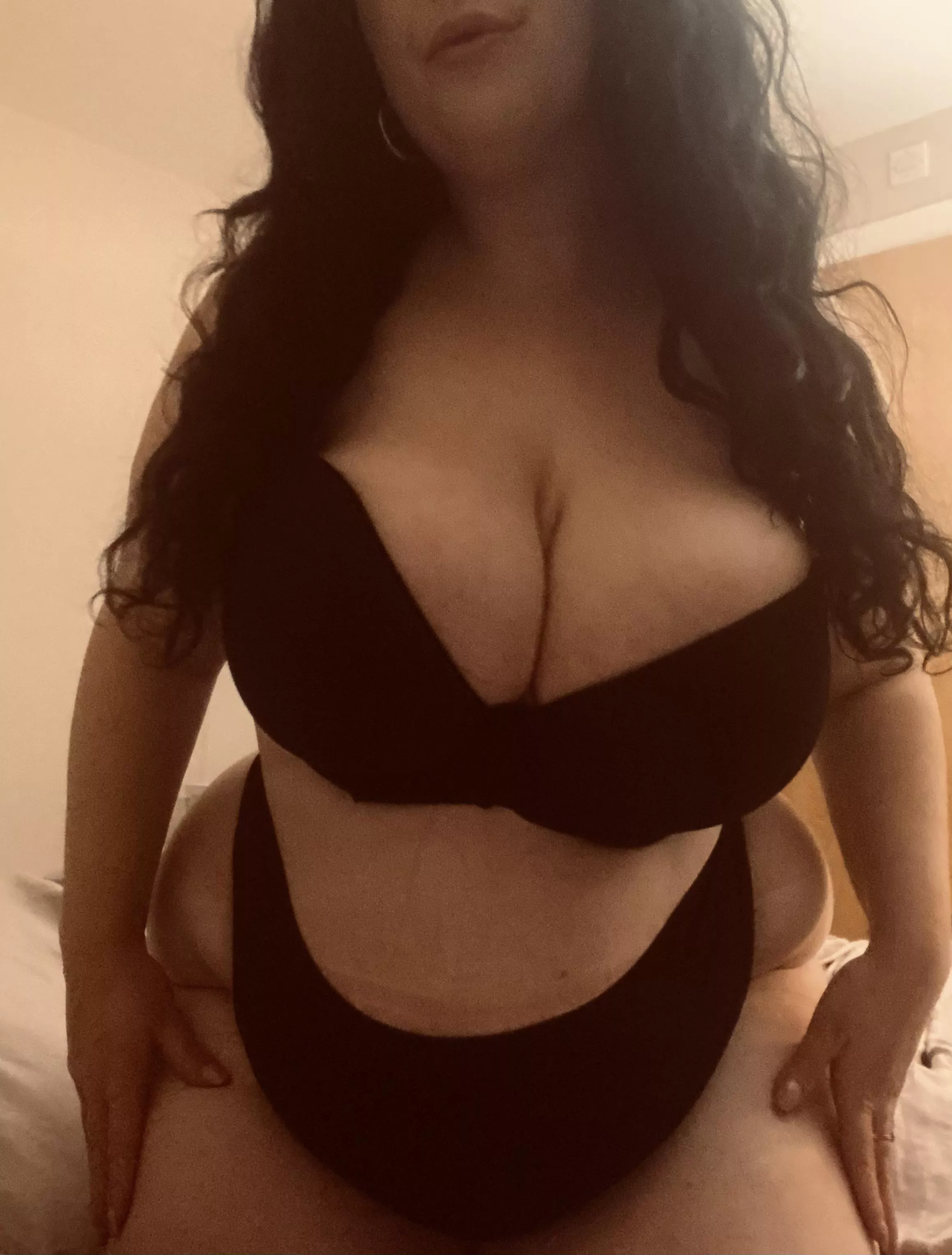 $5 sale 🤓💋 just a curvy milf showing off! Love to chat, daily uploads, inbox surprises, let’s get acquainted 😋