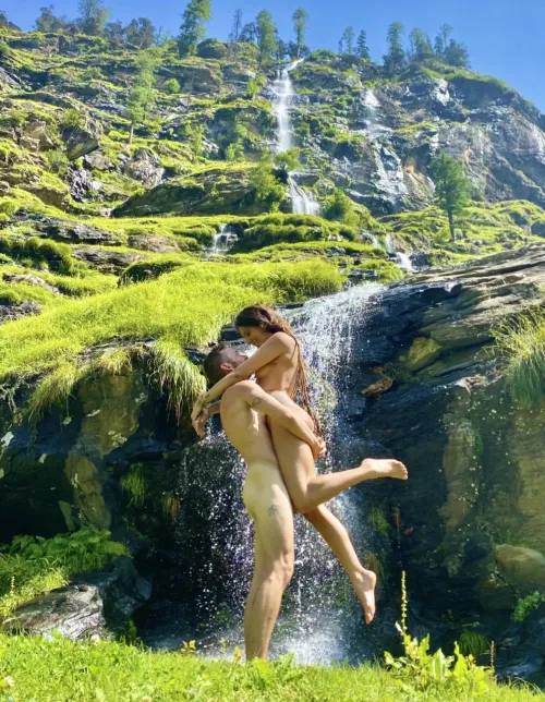 ✨50% OFF SALE✨ Come watch us fuck all around the 🌎 link 👇🏻