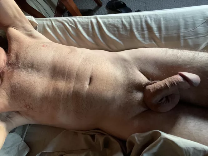 (64) Morning sweet pea, it’s Monday, let’s just stay here!😘