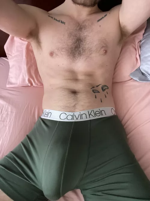 6’4” with a horse dick, am I the man of your dreams? 😈🍆