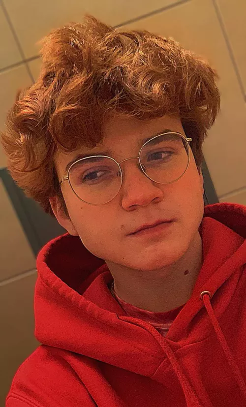 8:33AM and i haven’t slept, but good morning bros and brosephs and brothews :)