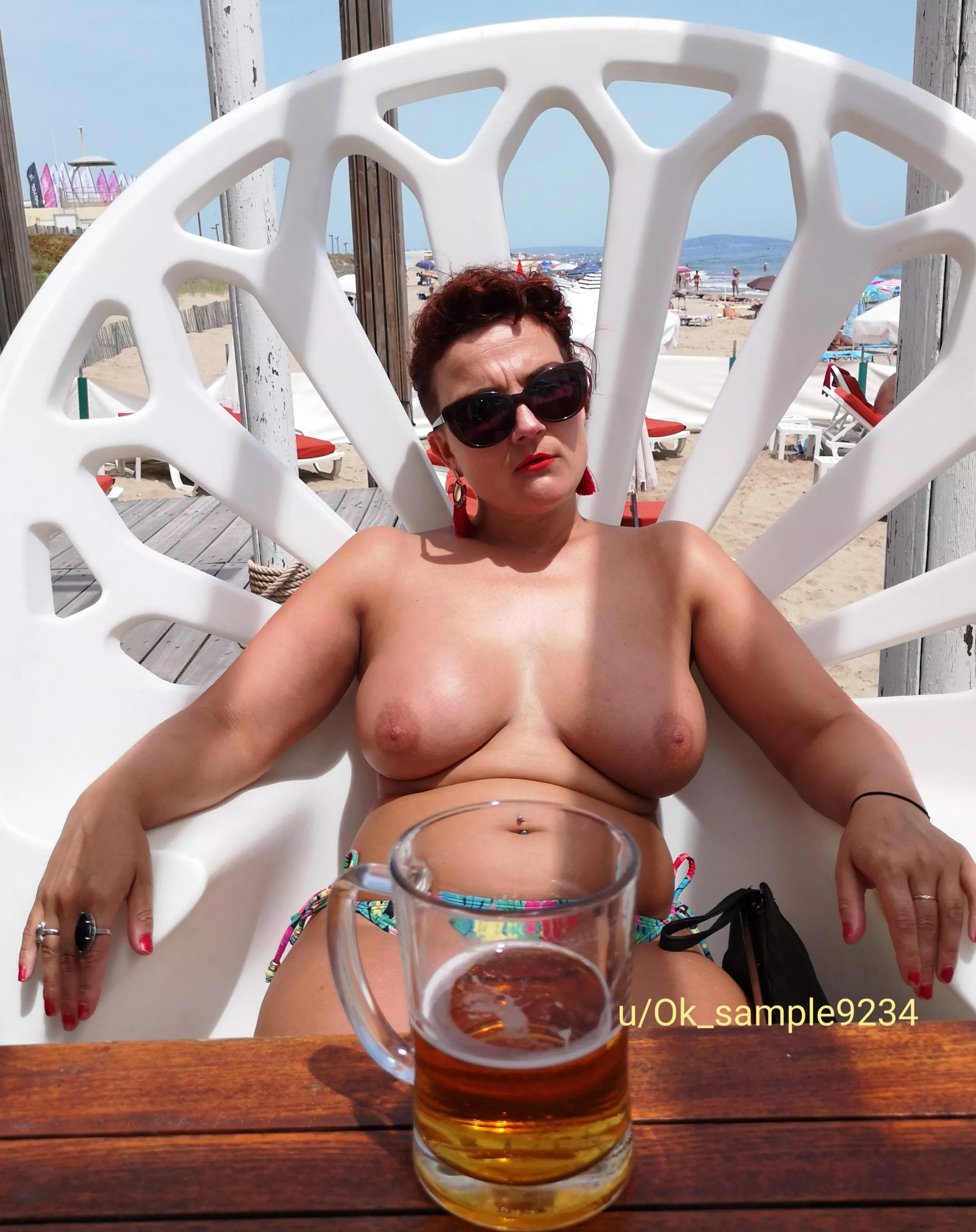 A big chair or a Tiny milf 🤔 39F 5ft 😘😘💋💋