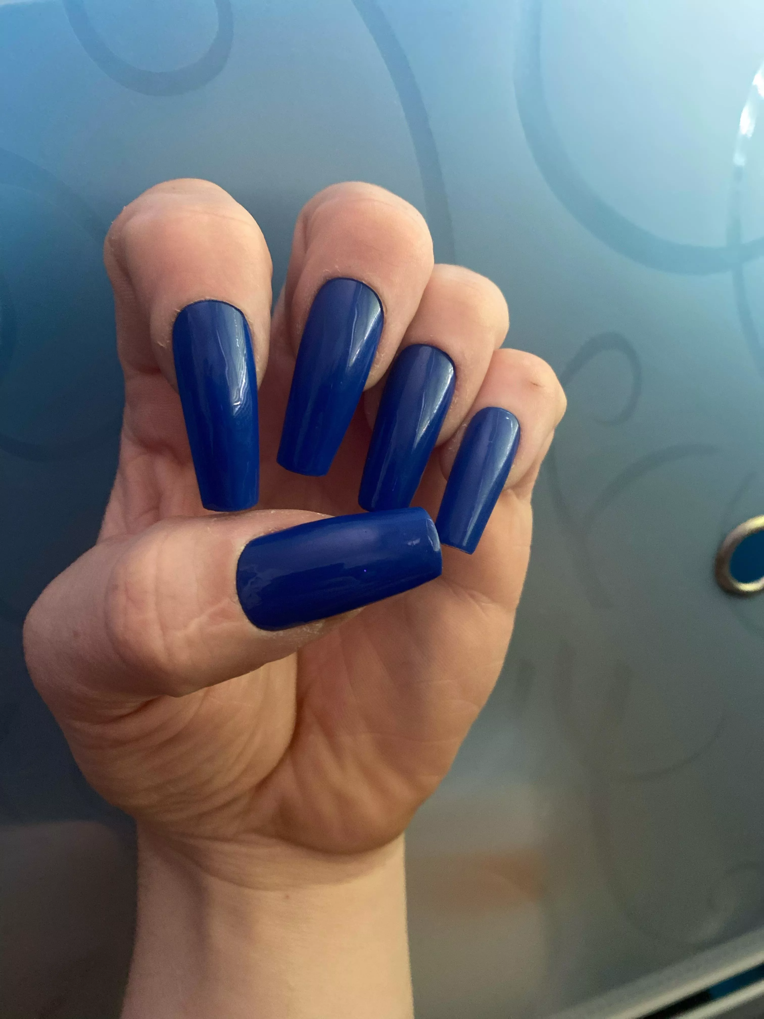 A bit shorter now, it was to hard to handle 😅 which color should I try next? I love all dark ones :)