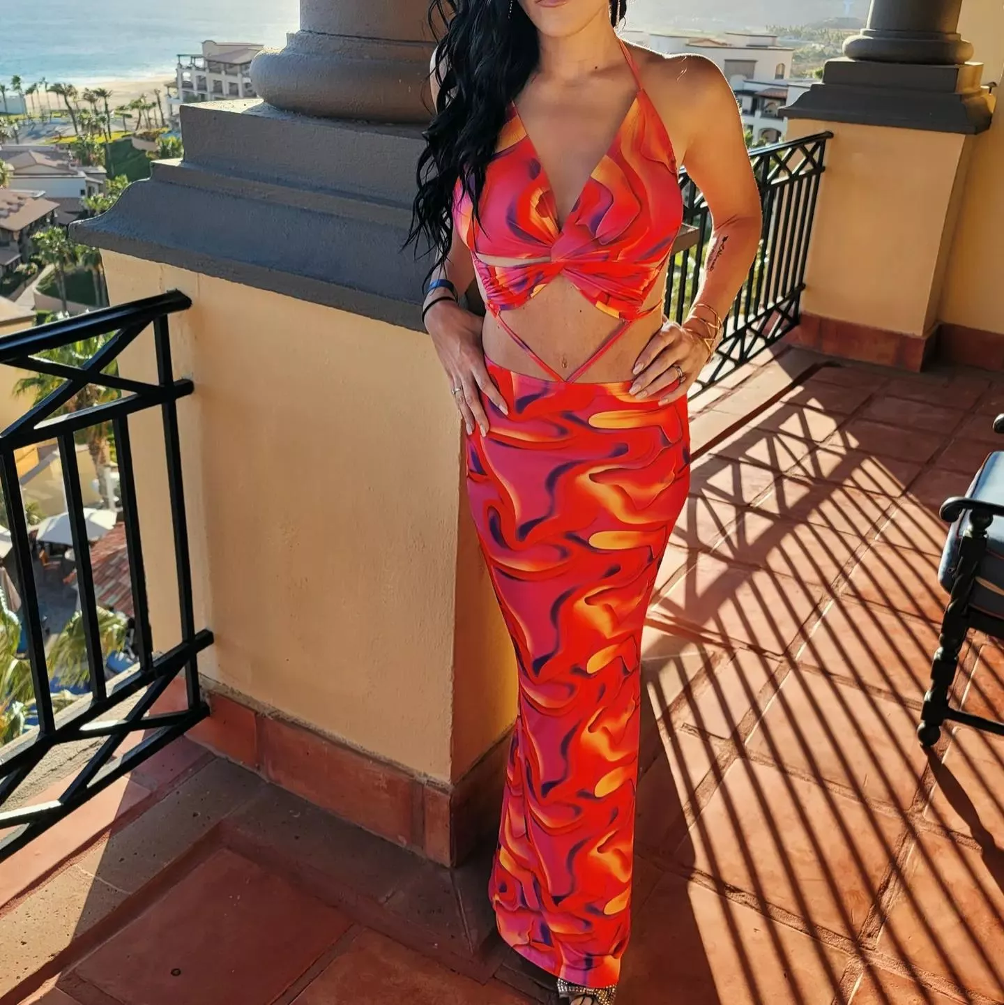 A bright colored, tight dress that hugs all the right places makes for a good night [f]