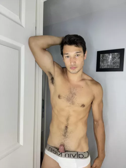 A guy and his waistband