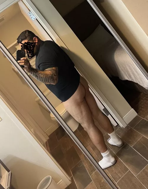 A lil something to help u through Monday! DM’s always open! 😉