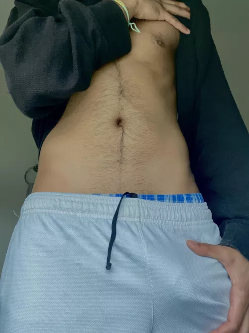 a little bulge teaser🍆