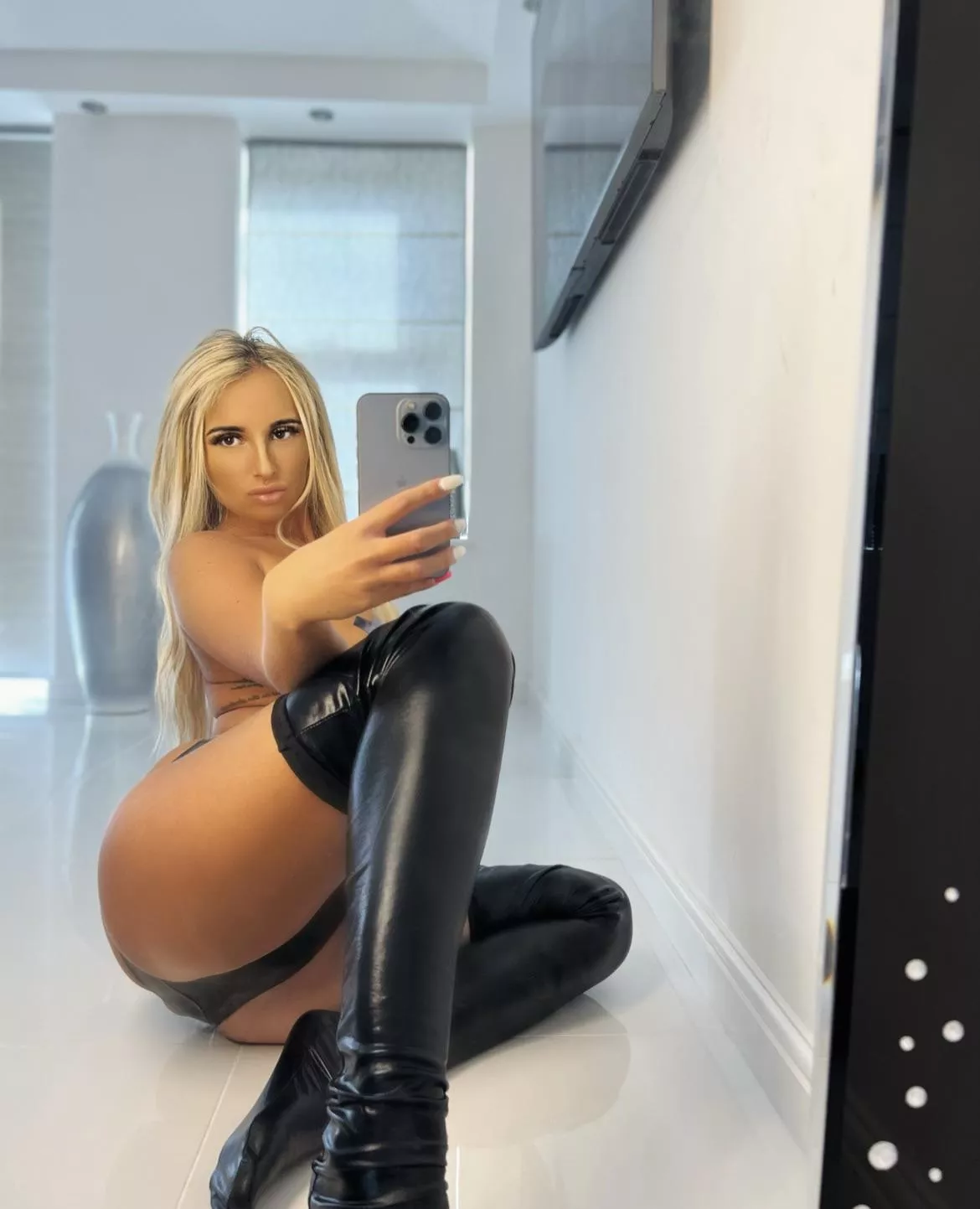 A LOT more content on my OF (requests reciprocated…) link in comments