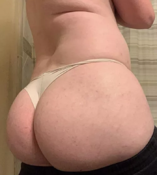 A lot of guys at the gym were staring at my booty today. I wonder why?