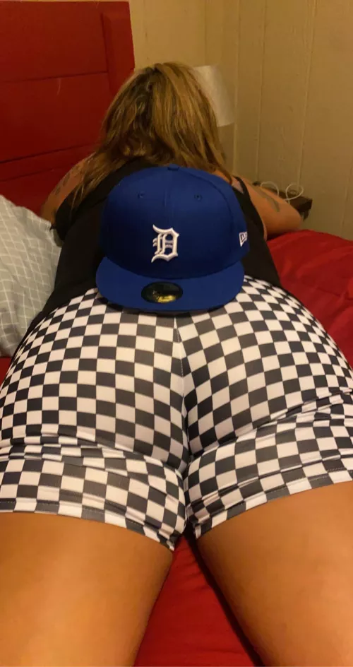 A night alone I got her the shorts and she got me the hat 😎