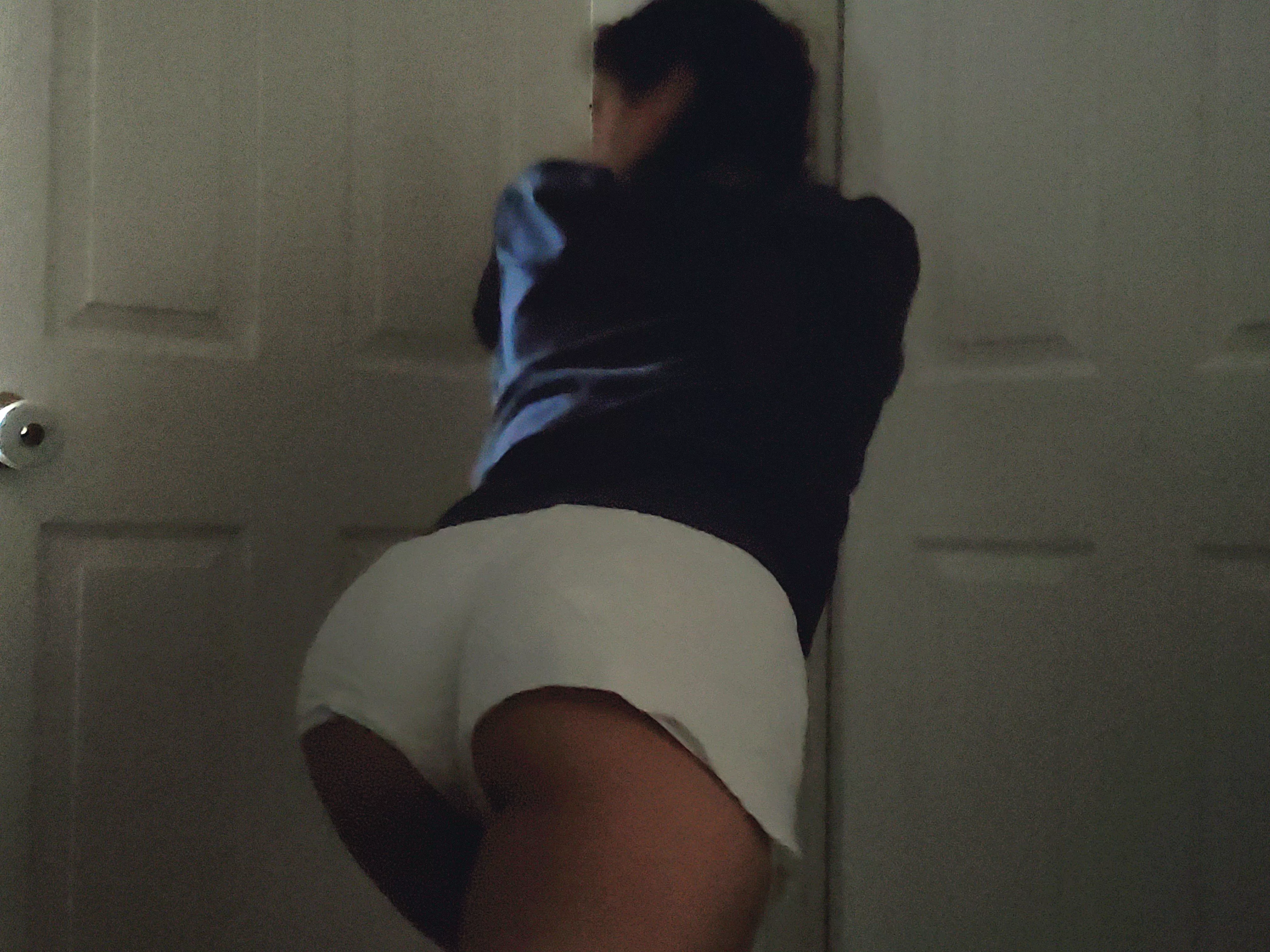 A quick stretch?😏😝