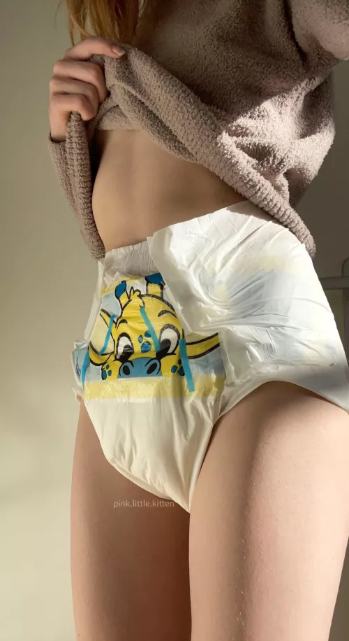 A soaked giraffe is a happy giraffe😋🥰