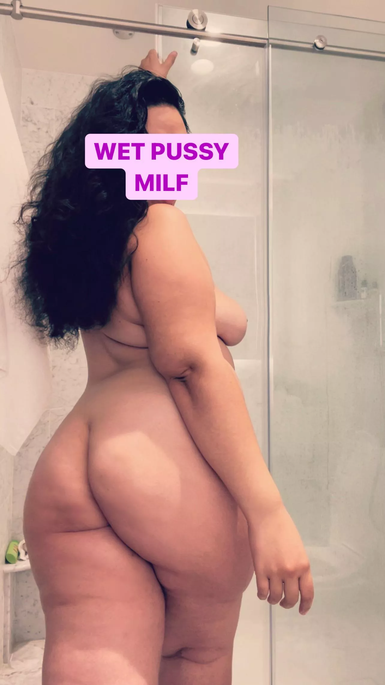 A wet pussy milf 💦👅