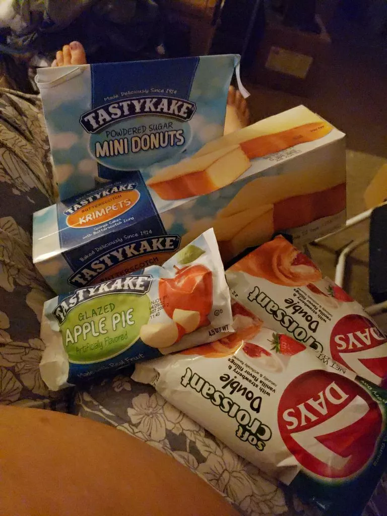 about to do some fat girl shit 😘