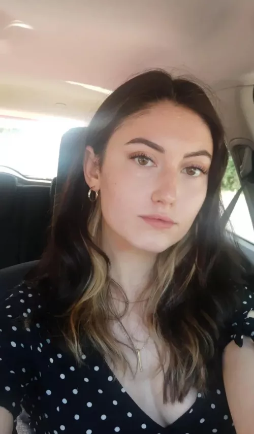 Absolutely gorgeous babe