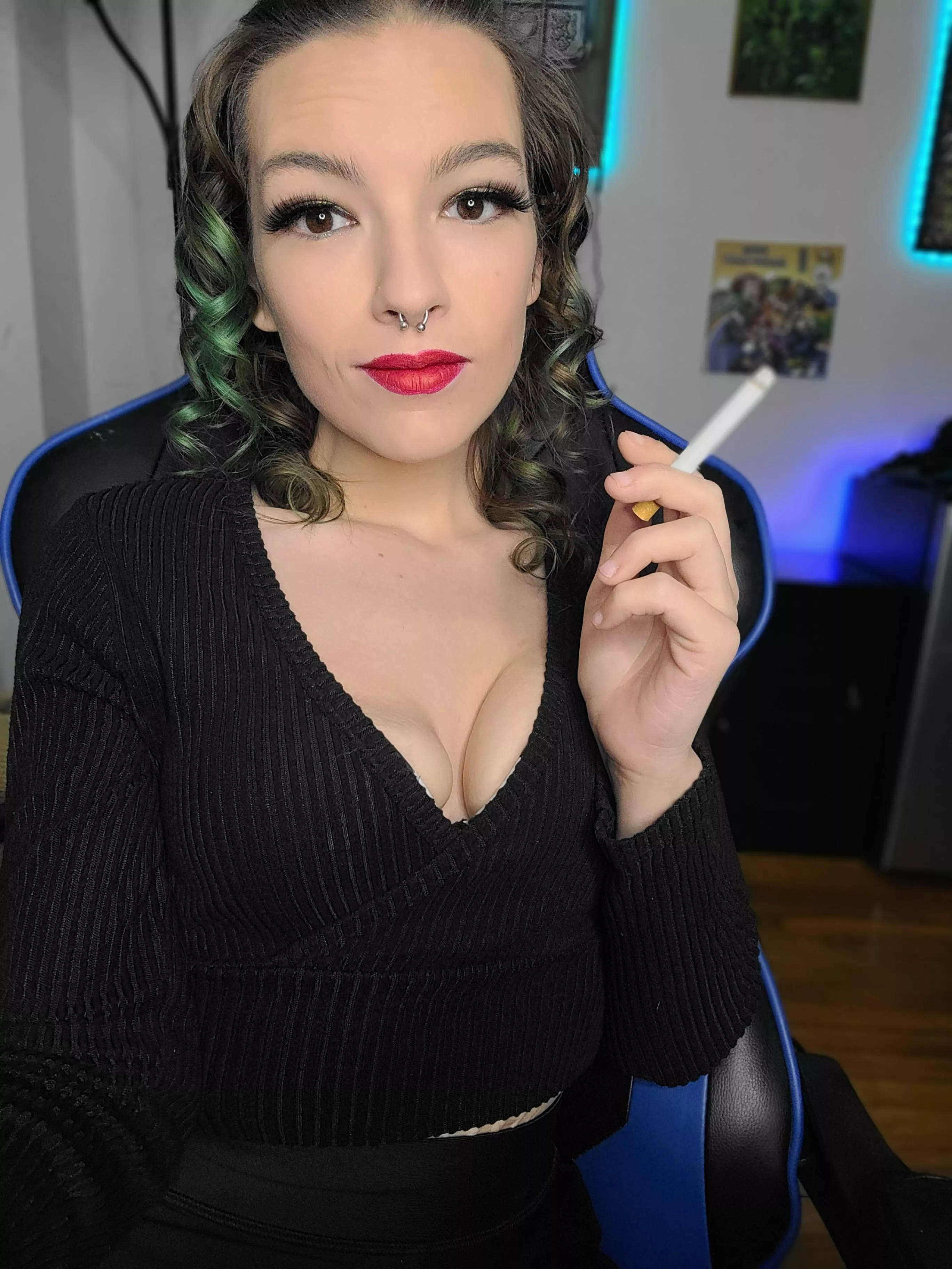 Afternoon cigarette 🥰 Afternoon cigarette 🥰