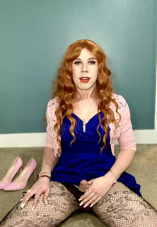 All dressed up, but maybe you’ll convince me to take it all off 😘