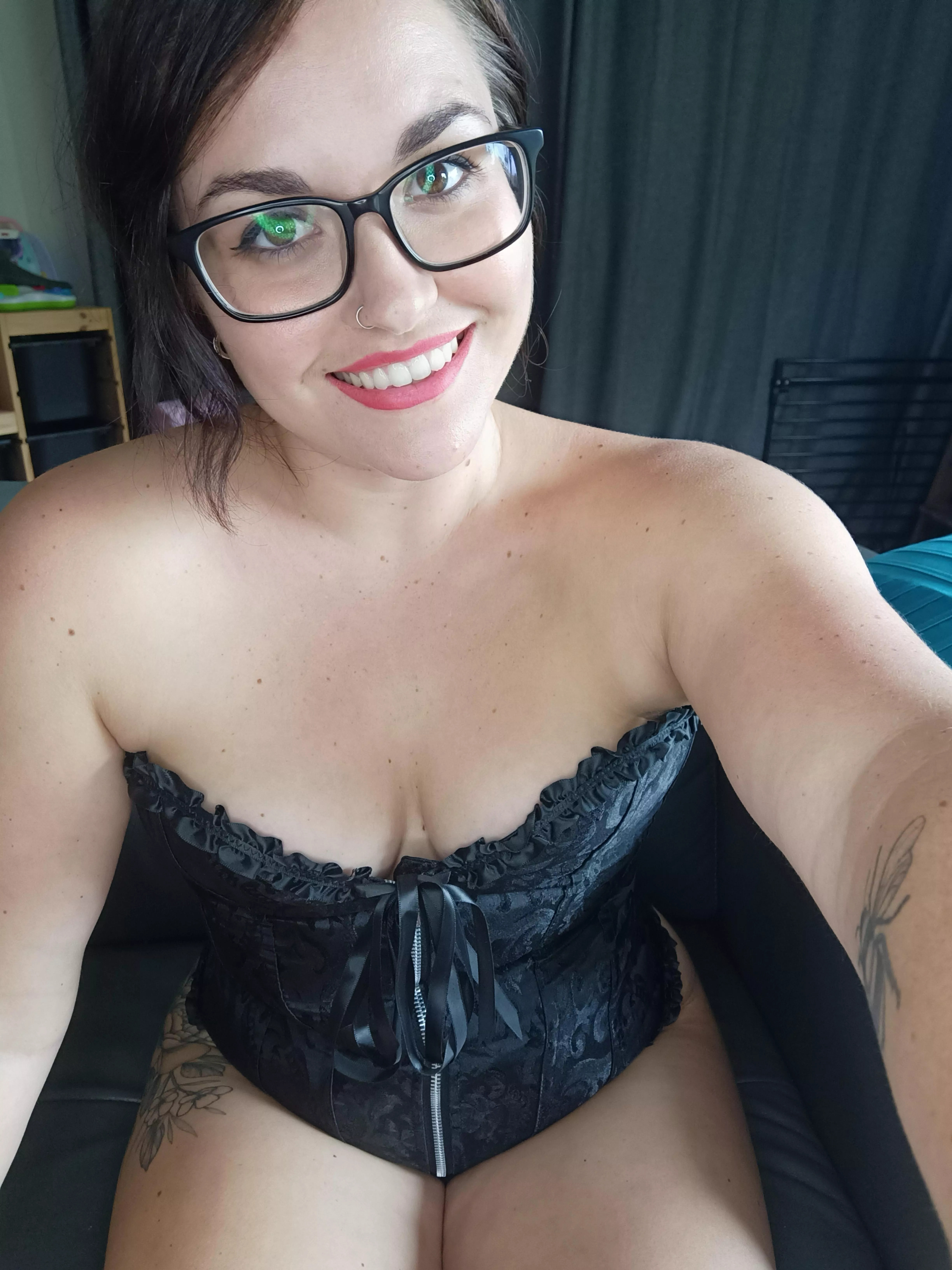 All dressed up for you to take it off 😏 [F28]