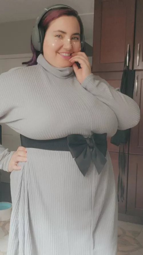 Alright y'all...I'm on a quest. I'm starting today at 210lbs. I want a day full of belly stuffing and a late night weigh in. Details on my Twitter ❤️