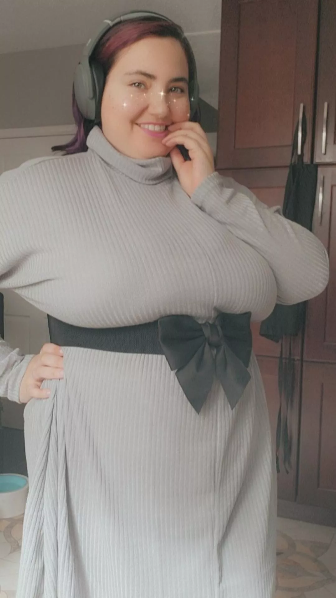 Alright y'all...I'm on a quest. I'm starting today at 210lbs. I want a day full of belly stuffing and a late night weigh in. Details on my Twitter ❤️