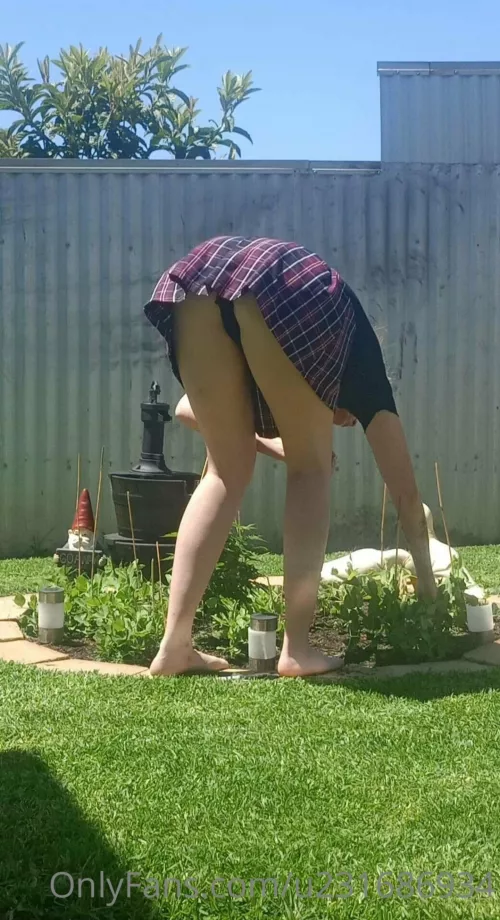 Always doing the gardening while his friends are over, link in the bio for what else i get up to ππ¦