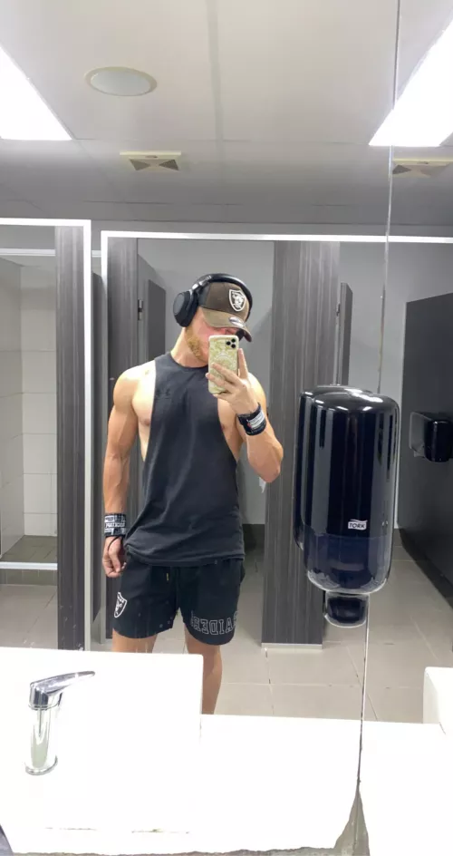 Always wanted to fuck women older than me 🤪 male 25 Australia