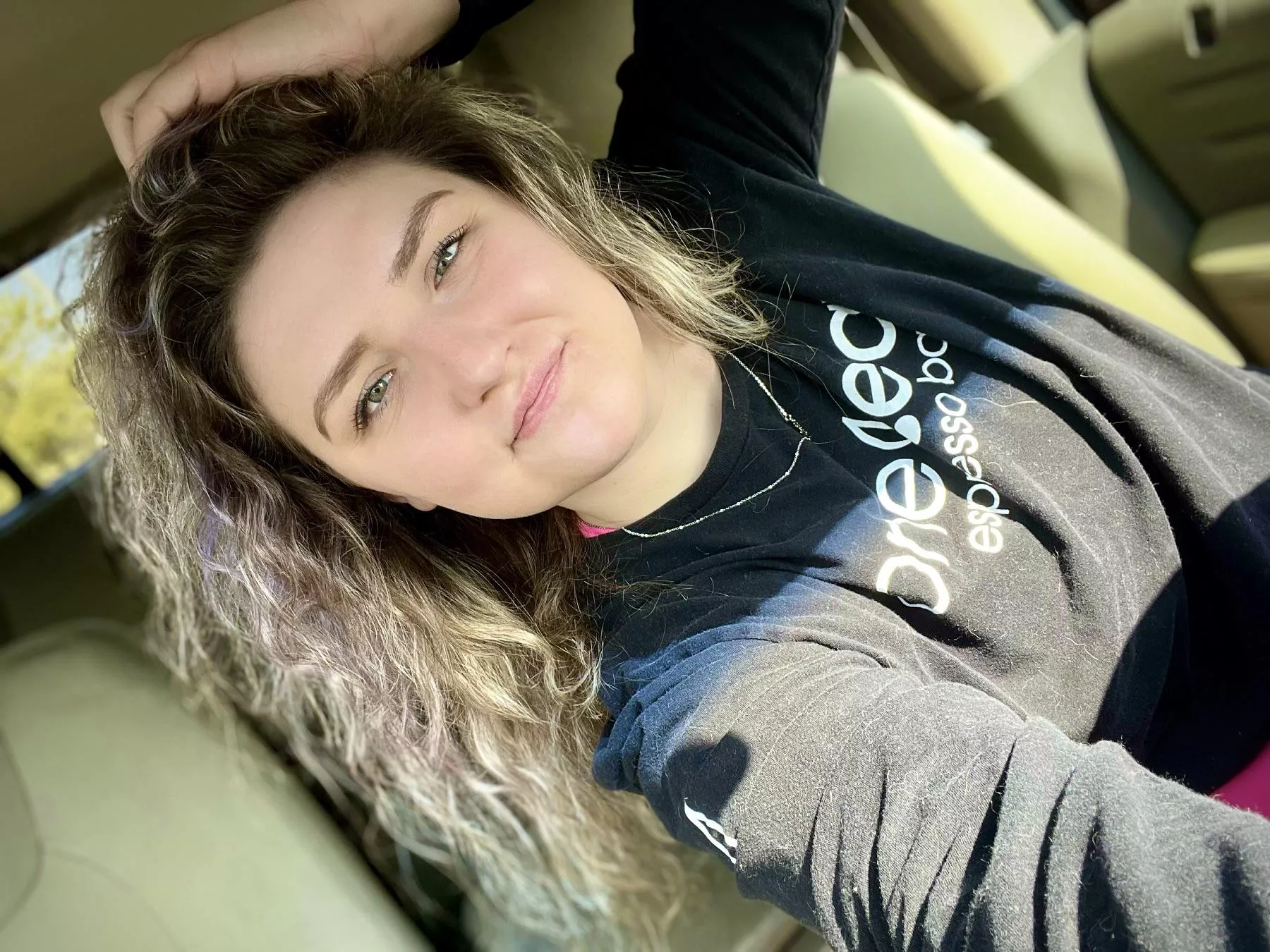 am I hotter than your woman?😛