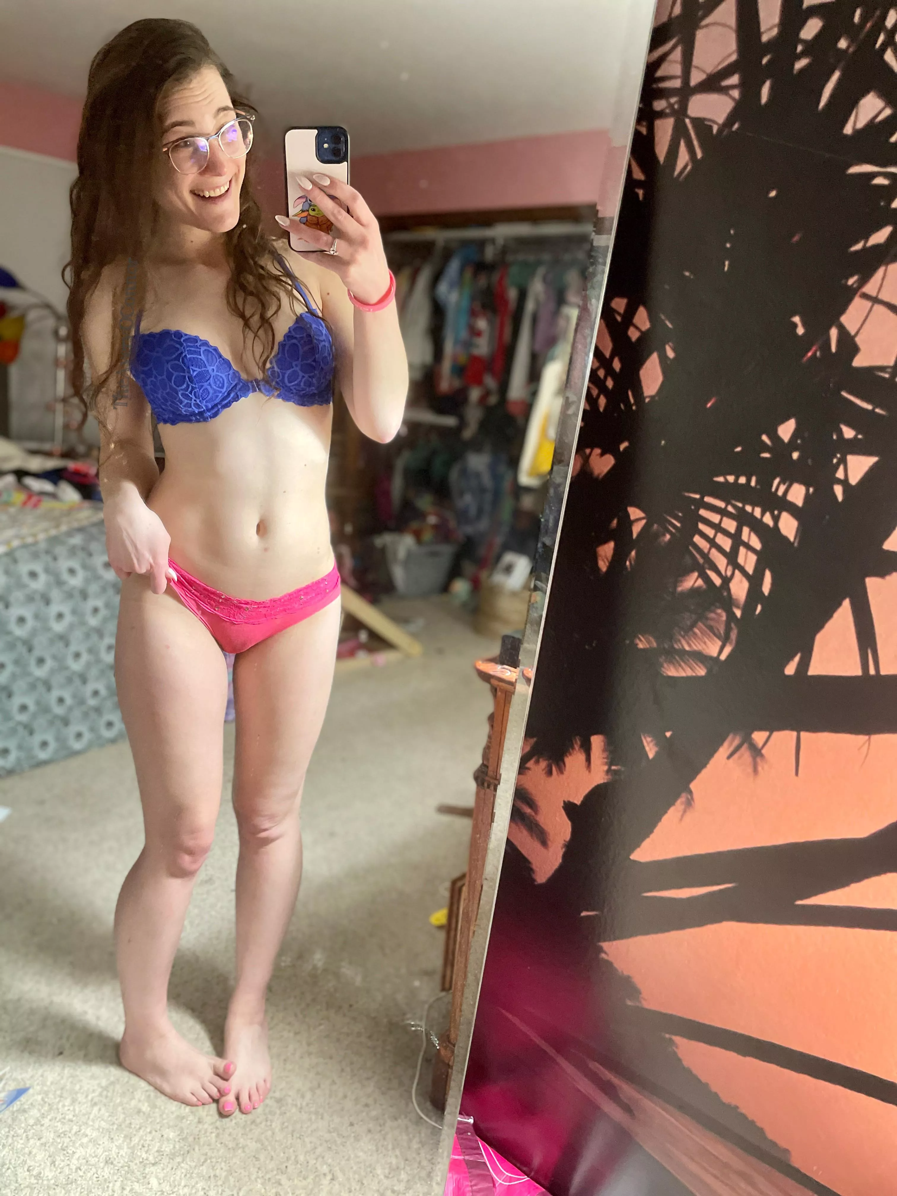 An iPhone is essential for spontaneous mirror pics