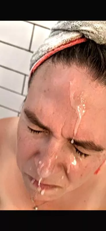 ❤️💦💦💦 and her obvious facial expression.