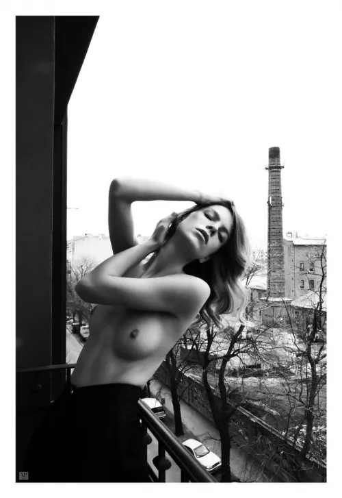 Angela Olszewska by Vassilis Pitoulis