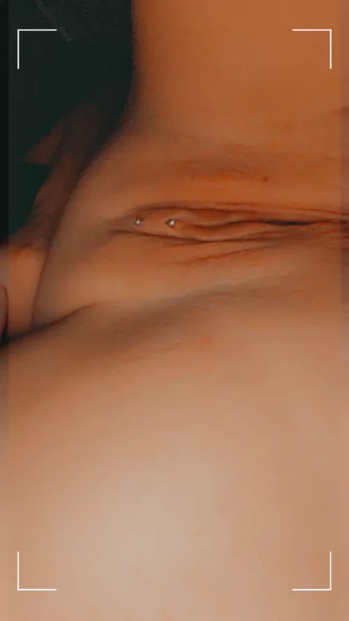 Another view of my pretty kitty ;) I think it’s time to add some variety to my jewelry collection soon… what other cute jewelry options are there for my VCH? Open to suggestions!