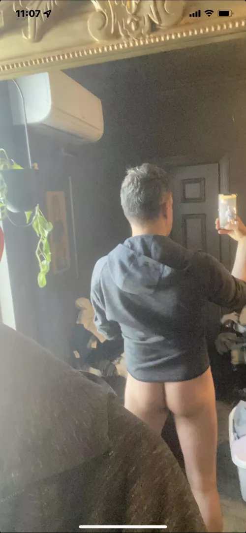 Any bros wanna lend me their undies?