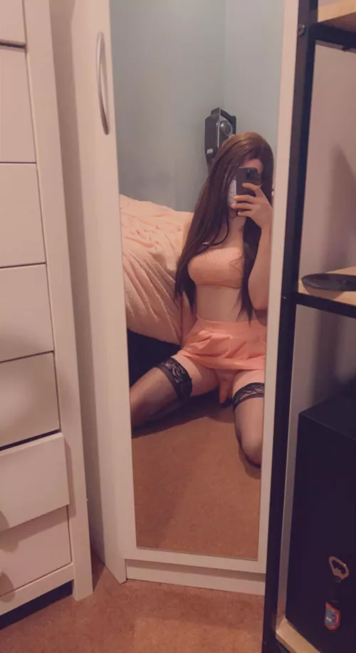 Any cute guys want to get naughty with me? 😜