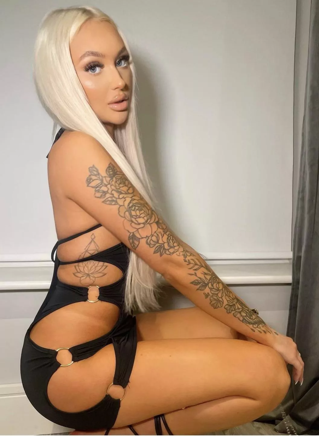 Any doesn’t like to wear her panties