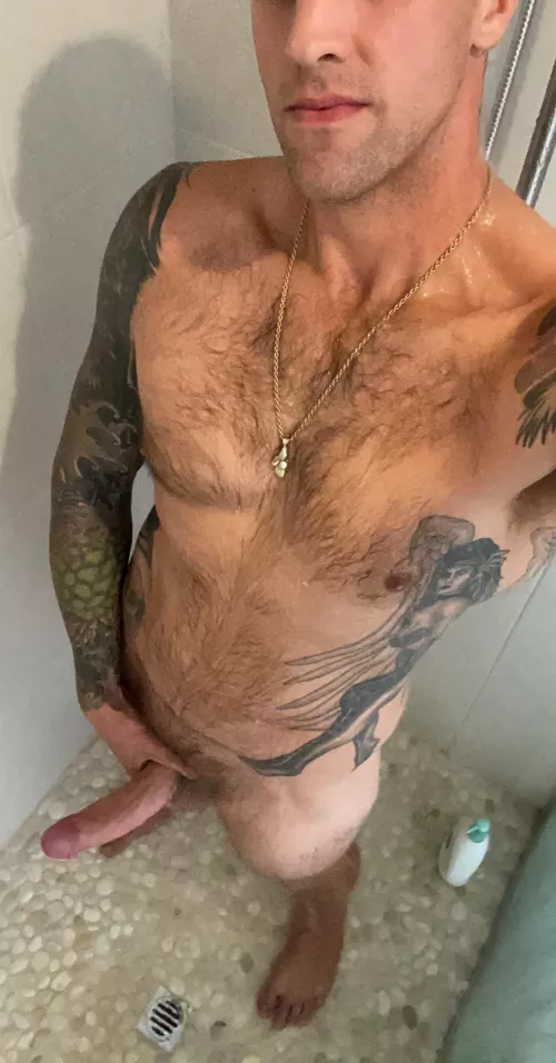 Any ladies here wanna join this tall tattooed kiwi guy in the shower?