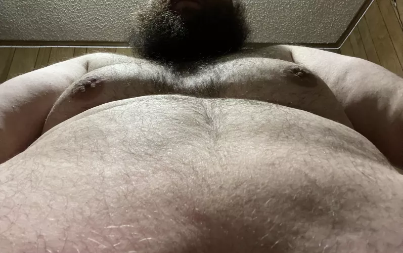 Any ladies that like big hairy guys like myself? Let’s chat. (30)