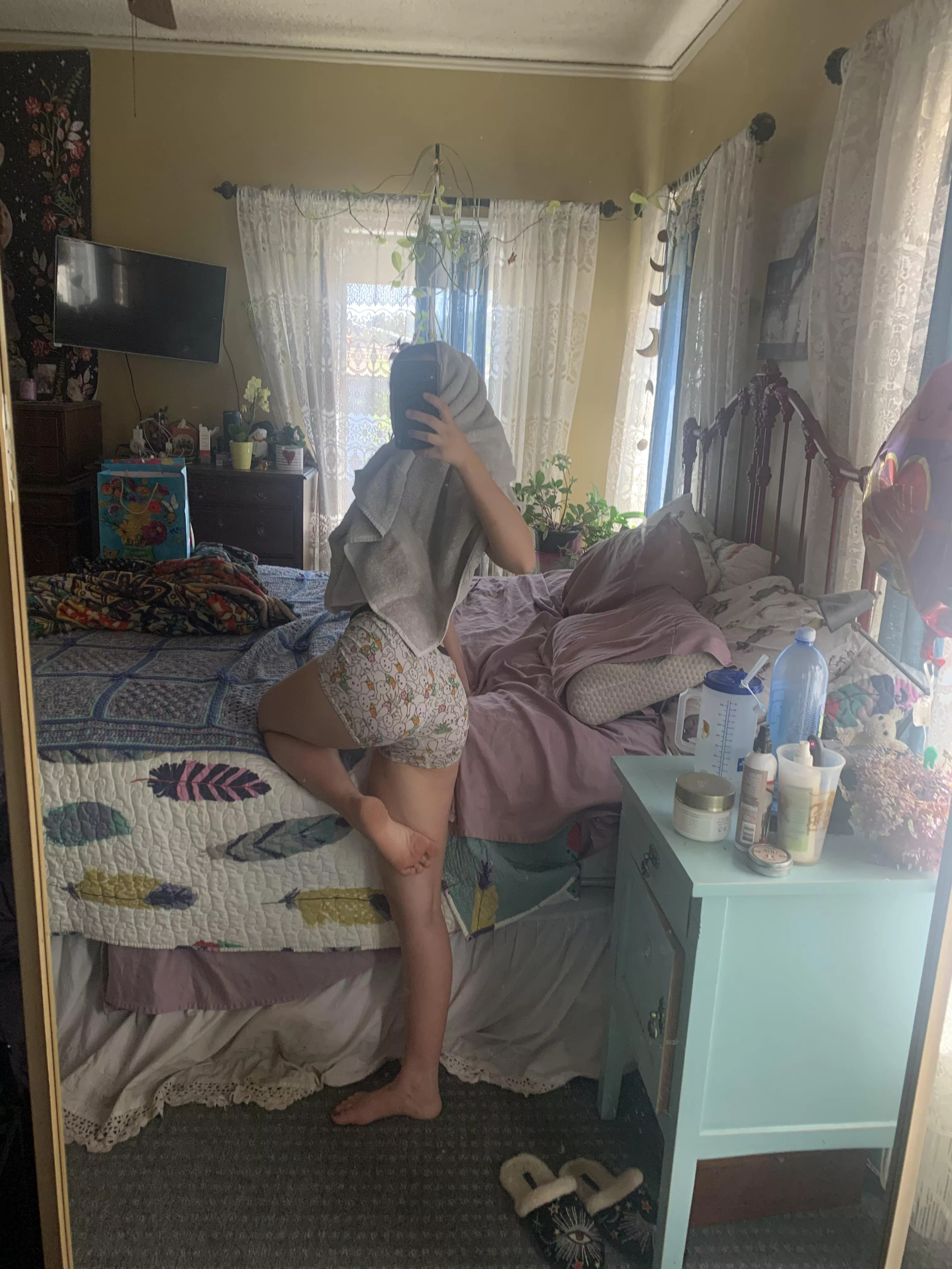 anybody wanna stick it in my tight japanese pussy?