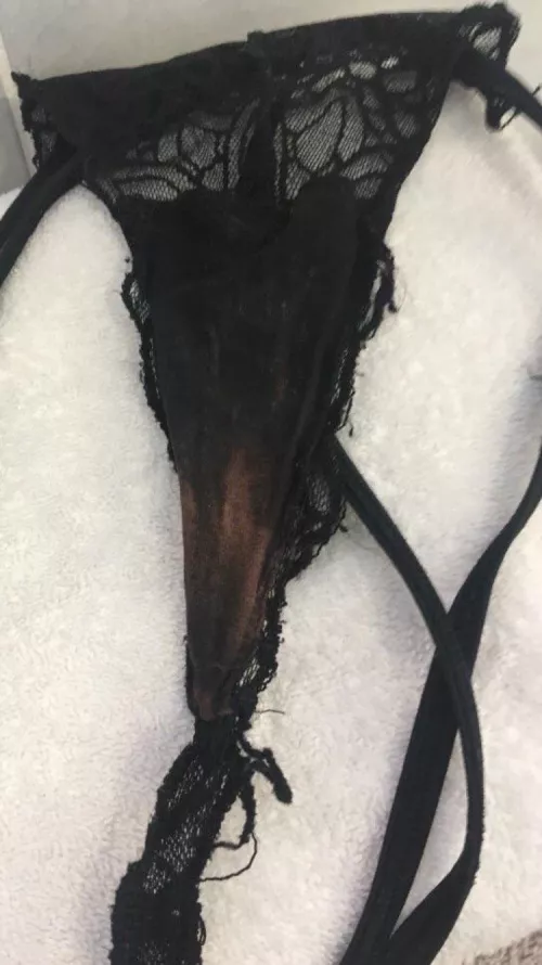 Anyone cum on my sister photos? I have 18-years-old sister and then younger sister❤️Dm me