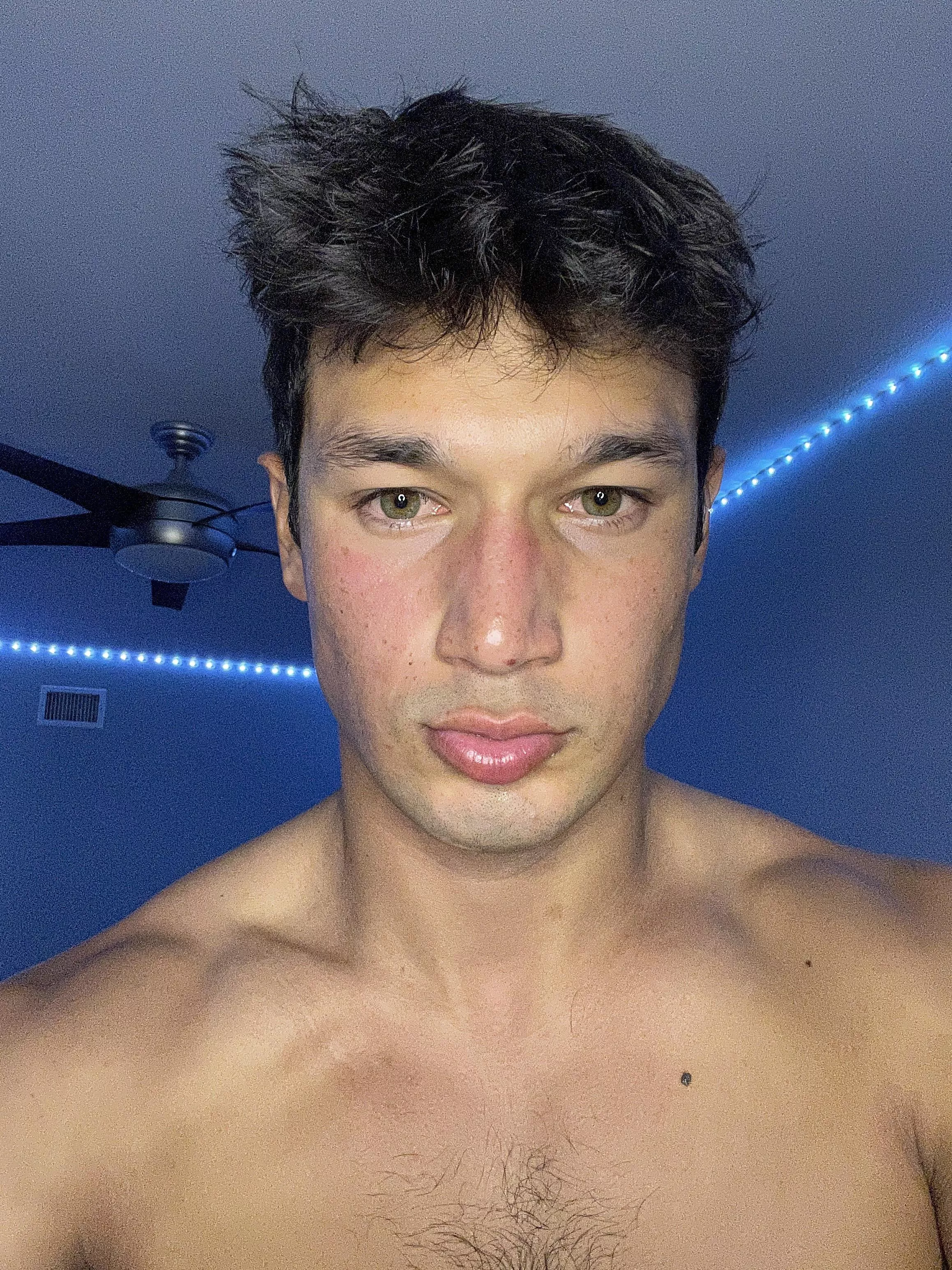 Anyone know how to do brows ? Anyone know how to do brows ?