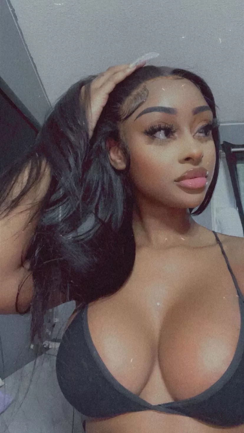 anyone know who she is? her Instagram or Twitter?