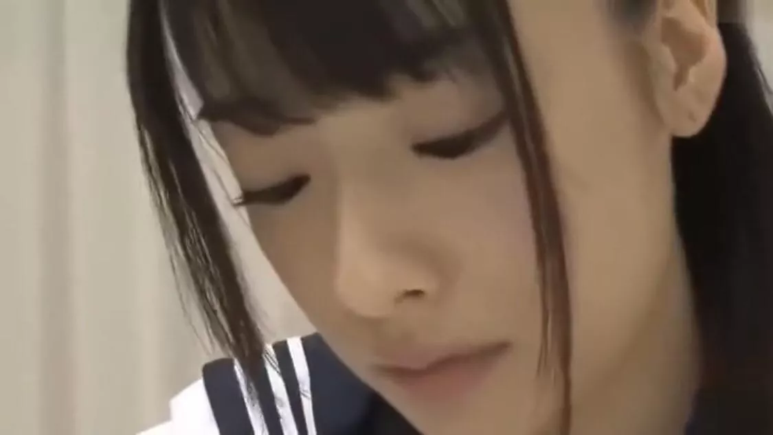 Anyone knows her name？